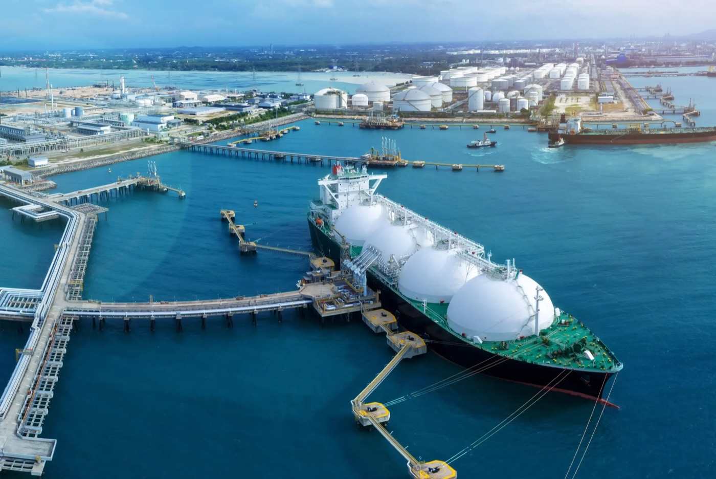 Liquid bulk cargo — ISO tank containers for chemicals and oils